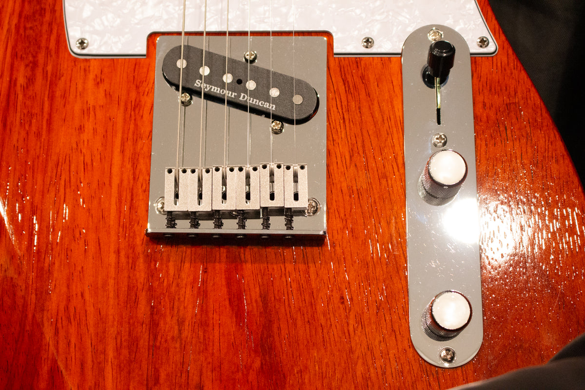 T-Style Padauk, close-up of bridge pickup and controls